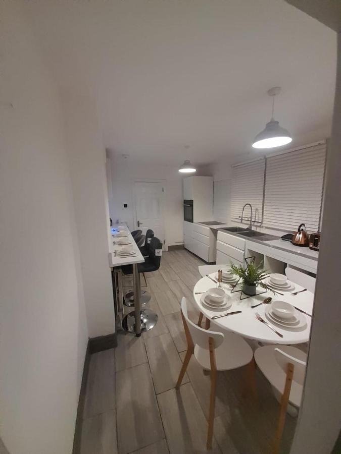 Вілла 3-Bed House In London Self-Contained In Ladywell Екстер'єр фото