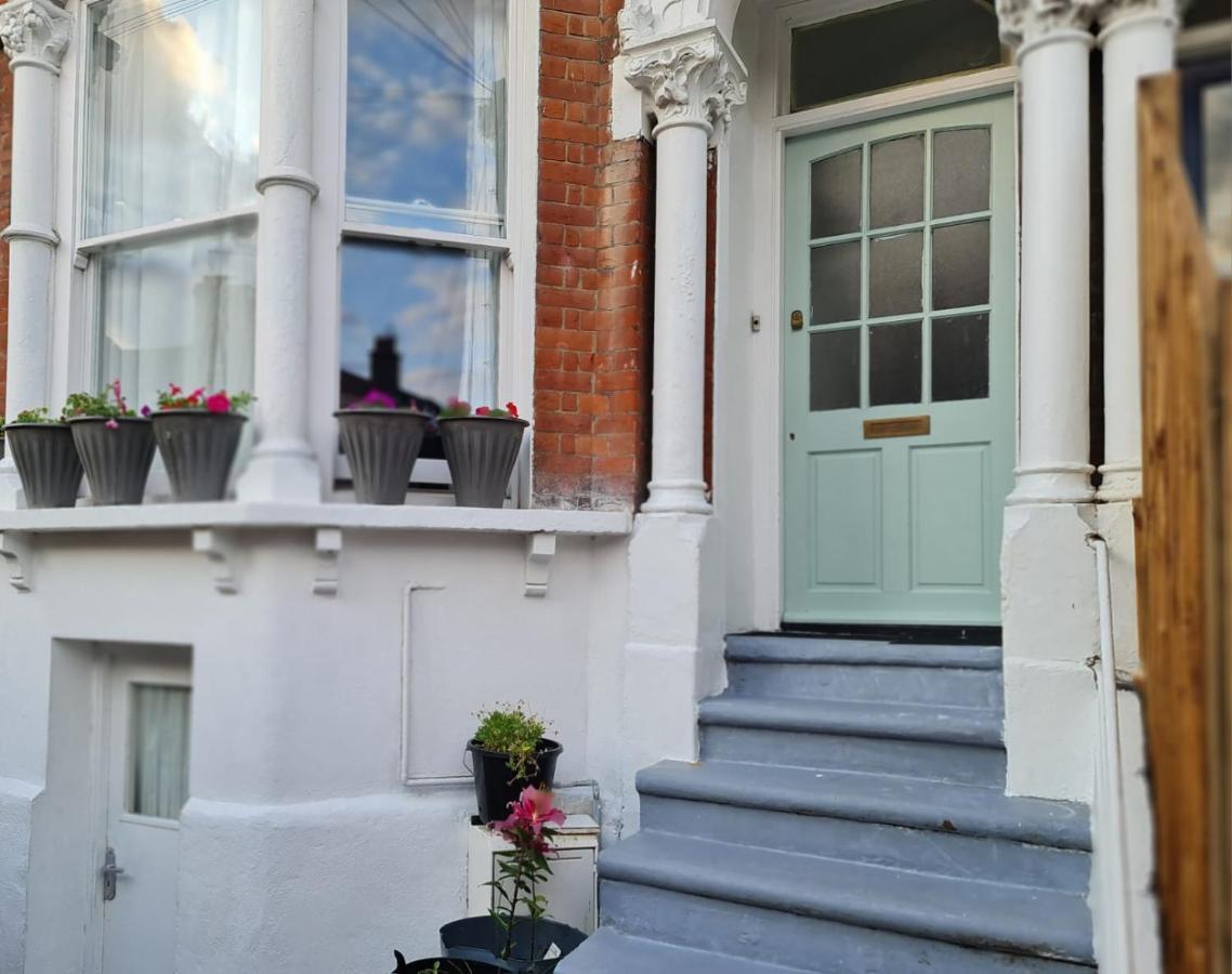 Вілла 3-Bed House In London Self-Contained In Ladywell Екстер'єр фото