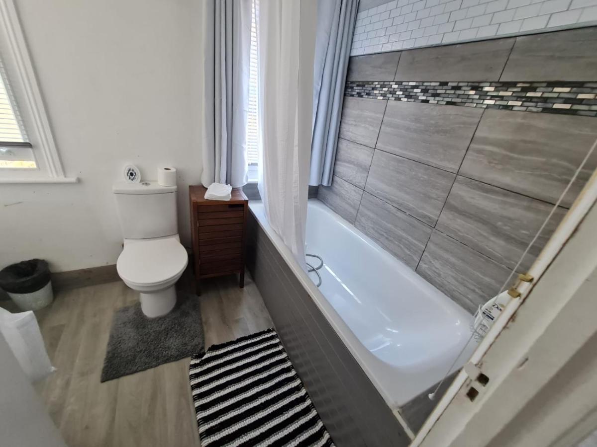 Вілла 3-Bed House In London Self-Contained In Ladywell Екстер'єр фото