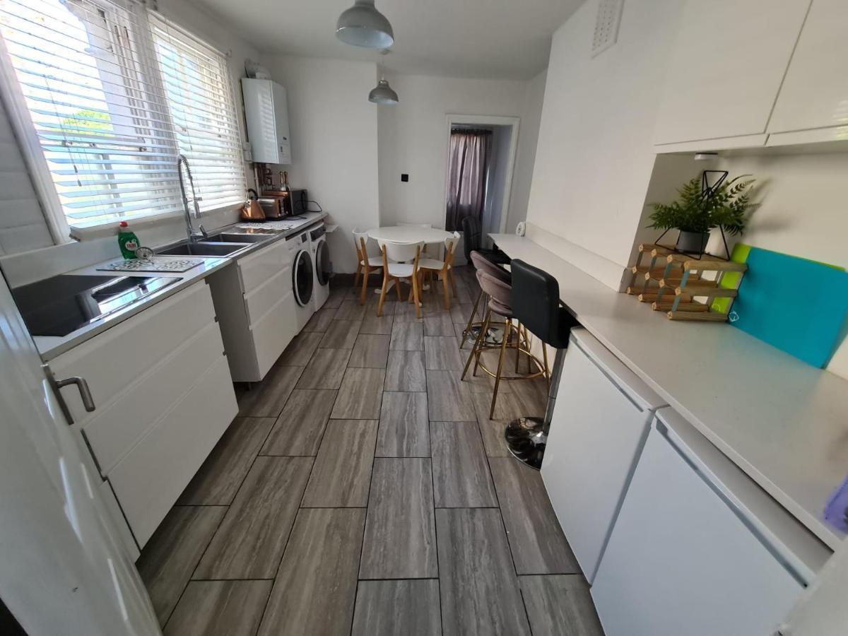 Вілла 3-Bed House In London Self-Contained In Ladywell Екстер'єр фото