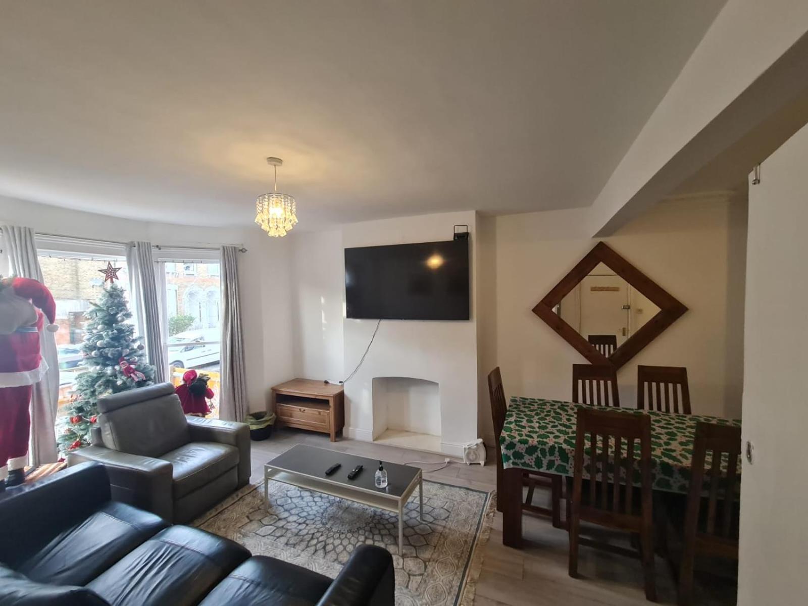 Вілла 3-Bed House In London Self-Contained In Ladywell Екстер'єр фото